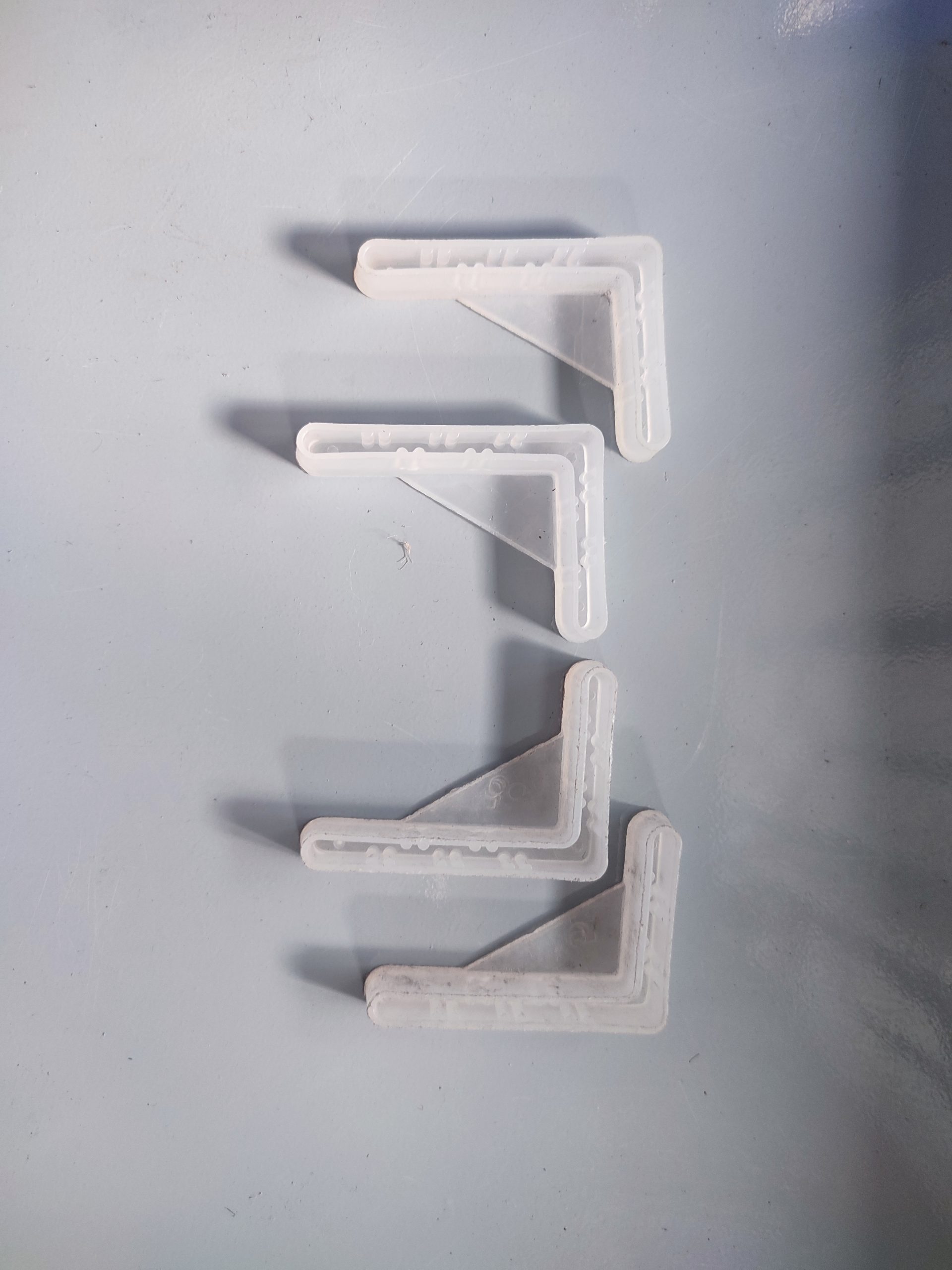Đế nhựa chống trầy sắt V3x5