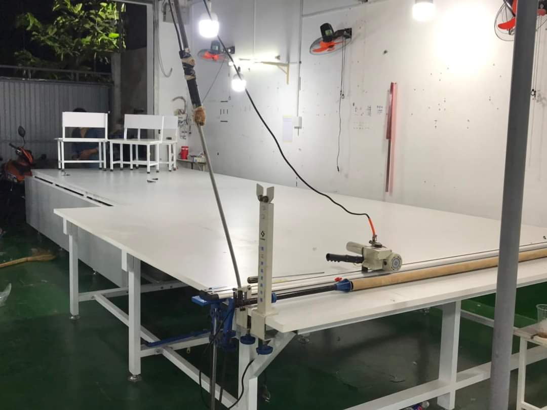 Bàn cắt vải công nghiệp xuyên việt 06